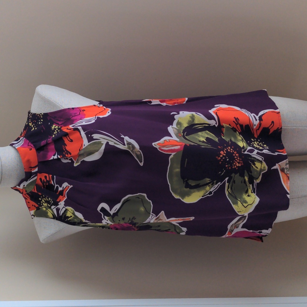 Trina Turk silk mockneck Tank bold floral purple Mod pleated neck detail S